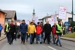 "Nein zum Massenquartier – Ja zur Hilfe": Protestmarsch in Frankenburg am Samstag, 12. Dezember 2015, Copyright siehe www.meinbezirk.at
