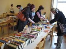 Bücherflohmarkt im Pfarrsaal am Freitag,  8. März 2013